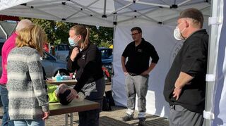 An einem Stand gab der DRK-Ortsverein Tipps und Informationen zum Thema Lebensrettung.