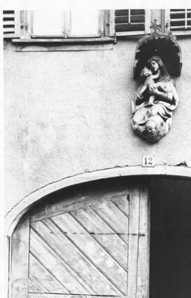 Hausmadonna in der Törkelgasse vor 90 Jahren