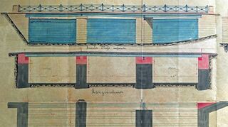 Risszeichungen für einen früheren Ausbau der Tauberbrücke – oben sind angenommene und historische Hochwasserpegel blau eingezeichnet.