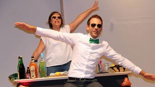 Anna Müller und Fabian Brandt traten mit dem Musical „Heldinnenpause“ in Sindolsheim auf.