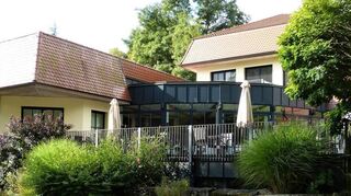Gastfreundliches Clubhaus: Nach einer Golfrunde dürfen Kaffee und Kuchen oder frisch zubereitete Speisen aus regionalen Produkten und erlesene Weine in stilvollem Ambiente nicht fehlen.