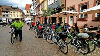 Nicht nur die Touristen treten in der Stadt an Main und Tauber kräftig in die Pedale. 20 Tage lang haben die Wertheimer ihre auf dem Rad zurückgelegten Kilometer gesammelt und landen im Landkreis-Ranking beim Wettbewerb „Stadtradeln“ auf Anhieb auf Platz zwei.