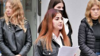 Sie weiß, was Verfolgung bedeutet: Kamar Haidar, eine syrische junge Frau, die nach Verfolgung und Flucht in Deutschland eine zweite Heimat gefunden hat.