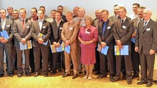<p>Beim Festakt zum 40-jährigen Bestehen der Firma Manfred Merklinger wurden auch langjährige Mitarbeiter ausgezeichnet.</p>