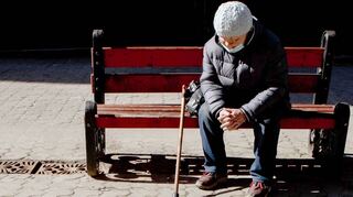 Einsamkeit war gerade für Ältere ein großes Problem während der Pandemie und der Lockdowns. Auch junge Familien, Kinder und Jugendliche litten unter fehlenden sozialen Kontakten.