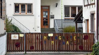 Der Betrieb in der Kindertagesstätte St, Michael in Hochhausen (Bild) kann nicht mehr dauerhaft aufrecht erhalten werden. Eine Sanierung kommt nicht infrage. Die Stadt prüft nun Optionen für die Errichtung eines Neubaus.