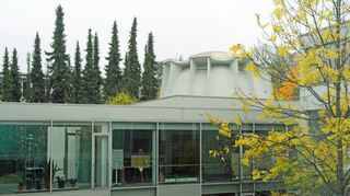 Unter einer Kuppel befindet sich auf dem Areal des Gemeindezentrums in Würzburg die jüdische Synagoge.