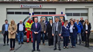 Alle müssen an einem Strang ziehen, damit Rettungsdienste auch in Zukunft schlagkräftig sind. Das verdeutliche Bürgermeister Jürgen Galm beim Besuch von Staatssekretär Wilfried Klenk in Osterburken. Bilder: CDU Osterburken