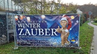 Noch hängt das Plakat in Bestenheid, welches den Wertheimer „Winterzauber“ ankündigt. Und die Hoffnung des Burg- und Innenstadtmanagers Christian Schlager ist groß, dass zumindest das am Freitag beschlossene neue Konzept umgesetzt werden kann.