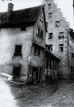 <p>Ein stattliches Gebäude war (und ist) der Baunachshof in der Wertheimer Friedleinsgasse. Erbaut wurde er vom Weinhändler Lorenz Baunach im Jahre 1577. Das Foto wurde freundlicherweise von Wilhelm Hahn zur Verfügung gestellt.</p>