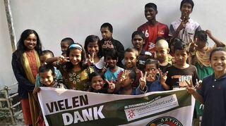 Straßenkinder in Bangladeschs Hauptstadt Dhaka, für die sich der ursprünglich aus Bad Mergentheim stammende Manuel Häußler mit dem von ihm mitgegründeten Verein „Give One Back“ und der Spendenaktion „Weihnachtseuro“ engagiert.
