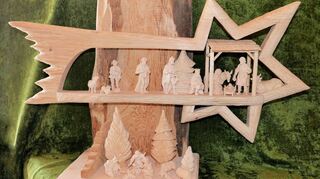 Sehenswert: Die von dem Hardheimer Holzschnitzer Stefan Englert geschaffenen, detailgetreuen Weihnachtskrippen mit verschiedenen Motiven.