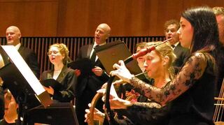 Die Oboe da caccia sieht und hört man nur selten in Konzertsälen.