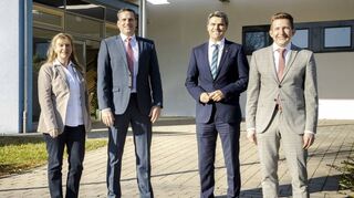 Die neue NOW-Verbandsspitze: (von links) die zweite stellvertretende Verbandsvorsitzende Petra Weber, Geschäftsführer Dr. Jochen Damm, der neue erste stellvertretende Verbandsvorsitzende Jürgen Kiesl (Bürgermeister Leutenbach) und Verbandsvorsitzender Stefan Neumann.