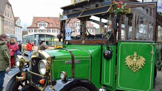 Nostalgisch: Im Mai 2022 können erstmals seit sechs Jahren wieder Oldtimer-Busse aus ganz Europa in der Bad Mergentheimer Altstadt bestaunt werden.
