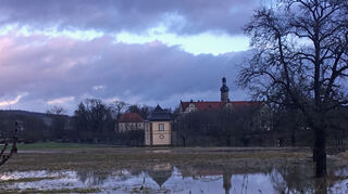 Überflutungen der Weikersheimer Schloss-Wiesen.