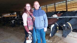 Juliane und Christian Markert mit Hund Barney in Zahna.