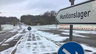 Die Zufahrt zum Munitionslager Wermutshausen von der Straßenverbindung Niederstetten/Wildentierbach aus gesehen.