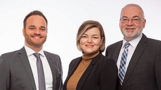 Grimm-Reisen im Jubiläumsjahr: Roman Esposto, Lena Grimm-Esposto und Roland Grimm.