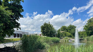 Nachhaltiges Handeln zeigt sich im naturbelassenen Industriepark Würth am Beispiel verschiedener Renaturierungsprojekte.
