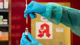 Mittlerweile darf auch in Apotheken gegen das Corona-Virus geimpft werden. Im Main-Tauber-Kreis hält sich der Andrang der Interessenten in Grenzen.
