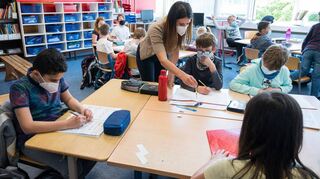 Die Bildungsgewerkschaft beklagt die hohe Arbeitsbelastung der Lehrer in der Pandemie.