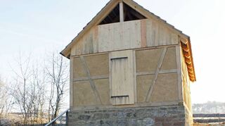 Die Grünkerndarre aus Altheim im Odenwälder Freilandmuseum wurde saniert. Gefördert wurde die Maßnahme durch ein Programm des Bundes.