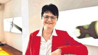 Das Wertheimer Unternehmen König und Meyer verzeichnete als Produzent von Zubehör für die Musikbranche während der konzertfreien Zeit einen deutlichen Umsatzeinbruch. Doch Geschäftsführerin Gabriela König blickt optimistisch in die Zukunft. Die Produktion von Desinfektionsständern fing einen Teil des Rückgangs auf.