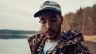 Rapper Casper verabschiedet sich auf seinem fünften Album ein Stück weit von der Rolle des großen Schmerzensmanns.