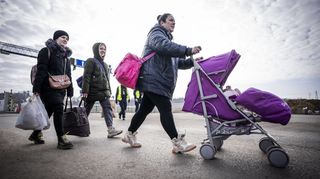 Der Main-Tauber-Kreis bereitet sich darauf vor, Flüchtlinge aus der Ukraine aufzunehmen. Landrat Christoph Schauder rechnet damit, dass vor allem Frauen und Kinder eine Bleibe brauchen werden. Bild: DPA
