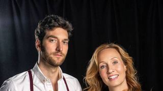 Ungewöhnlicher Name, ungewöhnliches Programm: Das Kabarett-Duo „Das Geld liegt auf der Fensterbank, Marie“ ist am 11. März in Weikersheim zu Gast.