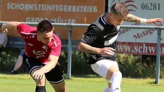 Die Spvgg. Hainstadt (rechts Elivelton Camicia) will ihre Tabellenführung in der Fußball-Kreisliga bis zum Ende der Saison verteidigen und in die Landesliga Odenwald aufsteigen.