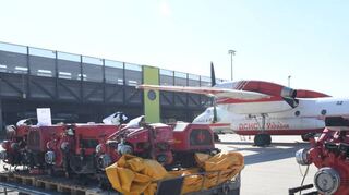 Auch mit Flugzeugen wurde das Einsatzgerät in Stuttgart abgeholt und Richtung Ukraine gebracht.
