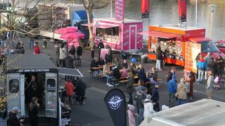 Das Streetfoodfestival auf dem Mainparkplatz lockte am Wochenende viele Besucher nach Wertheim.