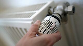 Wenn es um die Bezahlbarkeit der Energie geht, bleiben für Verbraucher, aber auch für die Stadtwerke von Buchen und Walldürn zurzeit viele Fragen offen. Vom allgemeinen Trend auf den Energiemärkten können auch sie sich nicht abkoppeln, wie Tobias Hagenmeyer, Leiter der Stadtwerke Walldürn, und Andreas Stein von den Stadtwerken Buchen verdeutlichen.