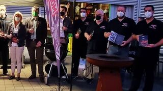 Mit einem Release-Abend feierte das Möbelhaus Schott mit geladenen Gästen das erste Buch und das erste Gewürz aus der neuen Edition „TBBQ“.