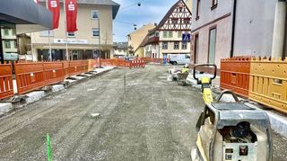 Im oberen Teil der Schmiederstraße laufen die Arbeiten ebenfalls noch auf Hochtouren.