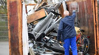 Viel Betrieb herrscht auf den Recyclinghöfen im Kreisgebiet. Vom Altmetall über kaputte Elektrogeräte bis zu Sperrmüll und Batterien wird der Bürger nahezu alles los, was er nicht mehr gebrauchen kann. Gerade während der Lockdown-Phase wurde in vielen Haushalten entrümpelt.