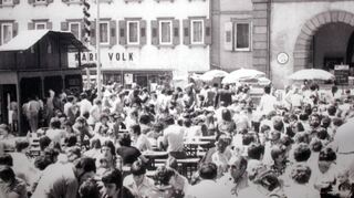1972 fand der erste „Goldene Mai“ in Buchen statt. Menschenmassen bevölkerten an jenem Tag die Innenstadt.