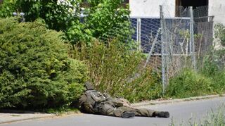 Scharfschützen der Polizei sind wieder in Bobstadt in Position gegangen.