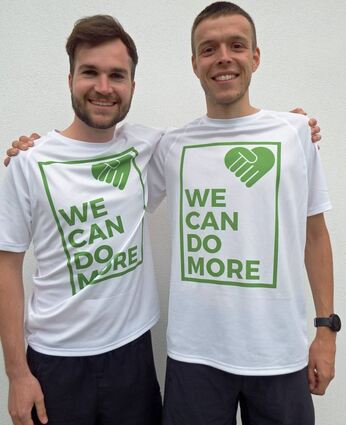 Moritz Reinhard (links) und Daniel Nohe organisieren am 30. Juli einen Spendenlauf auf dem Höpfinger Flugplatzwanderweg.