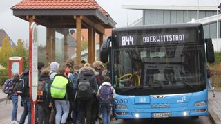 Landesweit mit Bus und Bahn ein Jahr lang für 365 Euro fahren: Das soll ab kommendem Jahr für Inhaber des Landesweiten Jugendtickets gelten.