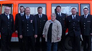 Ehrungen und Beförderungen gab es in Stuppach: Das Bild zeigt (von links) Abteilungskommandant Erwin Landwehr, Christian Herrmann, Thomas Hauber, Roger Herrmann, Ortsvorsteherin Birgit Teufel, Sebastian Gerner, Martin Kalis sowie den stellvertretenden Stadtkommandanten Sebastian Quenzer.