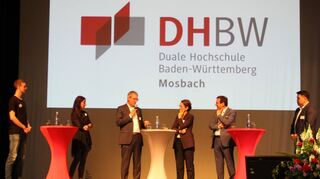 Die elften Schlossgespräche der Dualen Hochschule fanden ausnahmsweise im Kursaal statt.