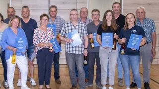 Die anwesenden für 25 Jahre Mitgliedschaft im Skiclub Elpersheim Geehrten.