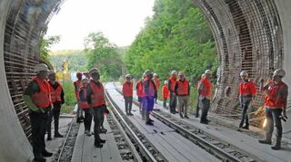 Auf großes Interesse stieß bei den Einwohnern der Ortschaft die Bahntunnel-Führung.