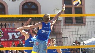 . . . und den Herren trotz der großen Hitze zu sehen.