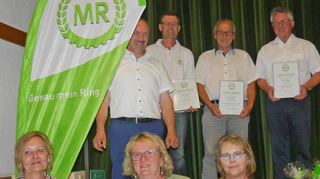 Ehrungen beim Maschinenring (von links, oben): Reinhard Friedrich (Vorstand), Martin Pflüger (35 Jahre), Reinhold Gehringer (35 Jahre), Reiner Müller (20 Jahre) sowie (unten) Elisabeth Delz (10 Jahre), Ute Botsch (15 Jahre)und Heike Müller.