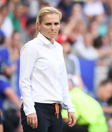 Sarina Wiegman hat mit dem englischen Team Großes vor.
