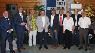 Großer Bahnhof zum 100. Geburtstag: Zahlreiche Grußredner aus Politik und Sport würdigten beim Festbankett im Dorfgemeinschaftshaus nicht nur die sportlichen Aktivitäten des FC Gissigheim, sondern auch dessen Bedeutung im gesellschaftlichen Leben des Dorfs.